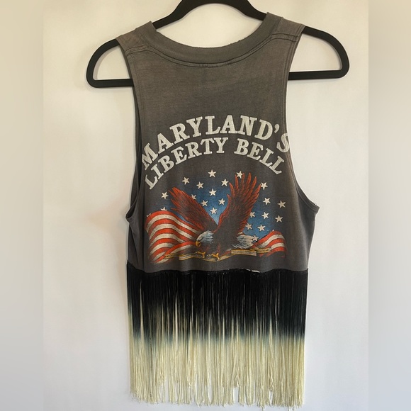 UPCYCLED vintage distressed cutoff t-shirt with hand dip dyed ombré fringe - Picture 4 of 4